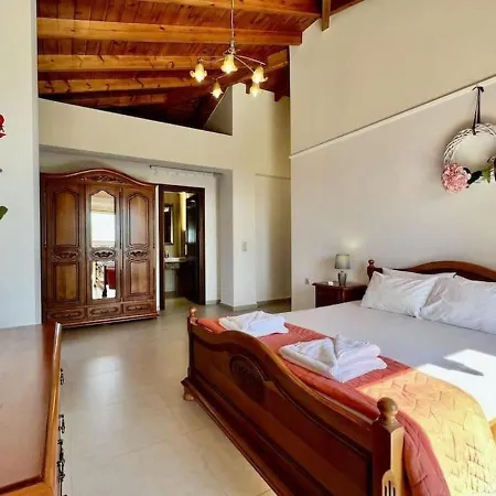3 Bedroom Villa, Private Pool, Sea Views, Kefalonia ヴィラ *