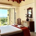 וילה 3 Bedroom Villa, Private Pool, Sea Views, Kefalonia *