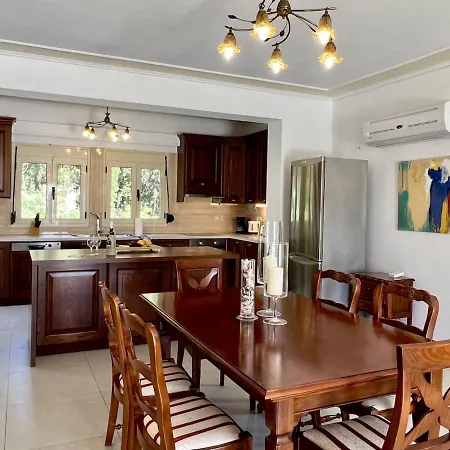 3 Bedroom Villa, Private Pool, Sea Views, Kefalonia וילה *